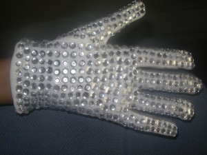 Familiar glove